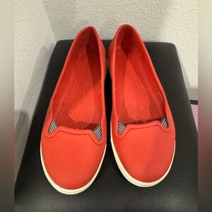 CROCS Women's Vibrant Red Citilane Flats